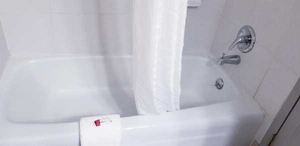 Super 8 by Wyndham Des Moines Main image